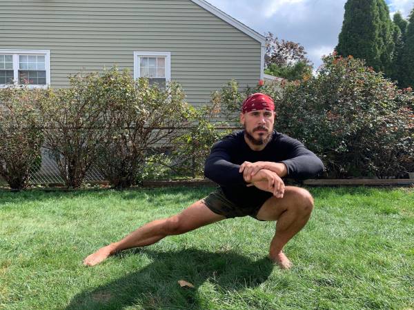 La sentadilla cosaca: Recuperar su equilibrio inicial