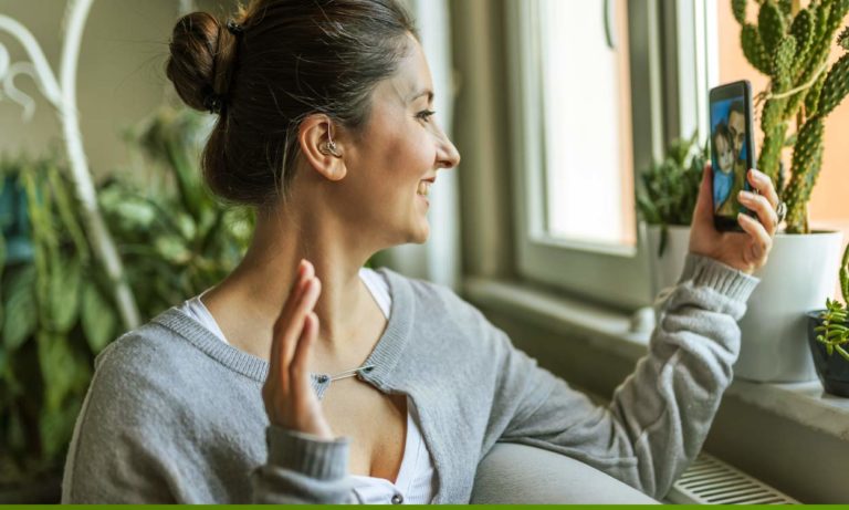 Descubriendo los audífonos como herramientas de mejora auditiva